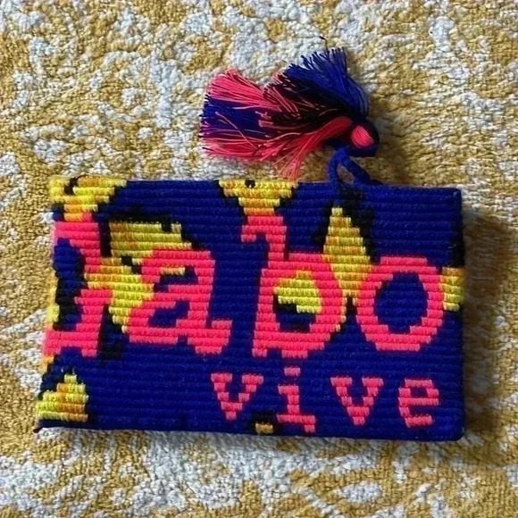 FERMINA DAZA crochet, tassel woven clutch handmade arte y tejido - Picture 2 of 3